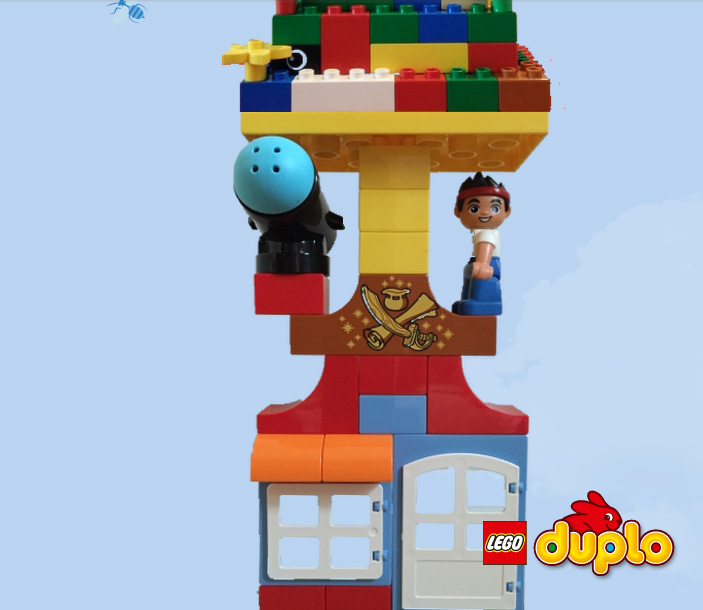 Torre Lego Duplo  solidaridad con UNICEF