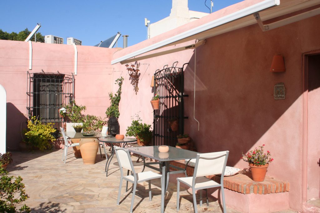 Hotel el Almería, patio rosa Cortijo Los Malenos