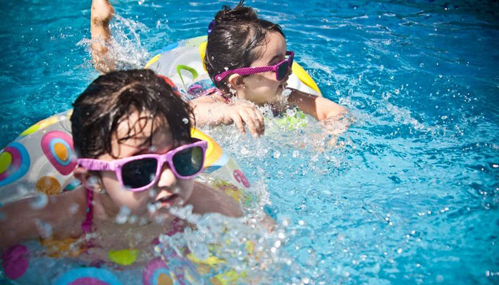 El verano, momento ideal para el uso de lentillas, incluso para los niños